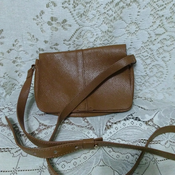 BTB Handbags - BTB Los Angeles Brown Leather Crossbody Purse
